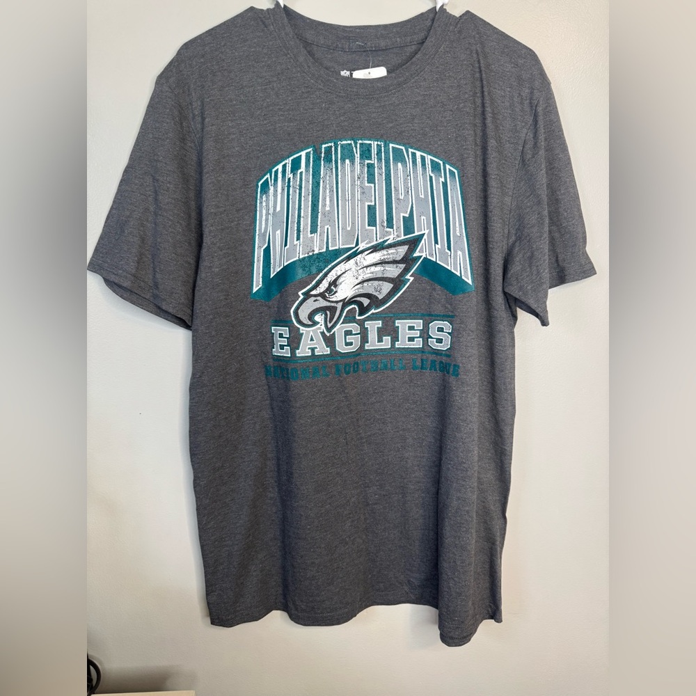Philadelphia Eagles Gray Graphic Tee